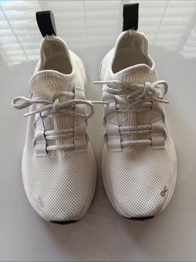 Women’s White Breathable Athletic Sneakers - Lace-Up Comfort